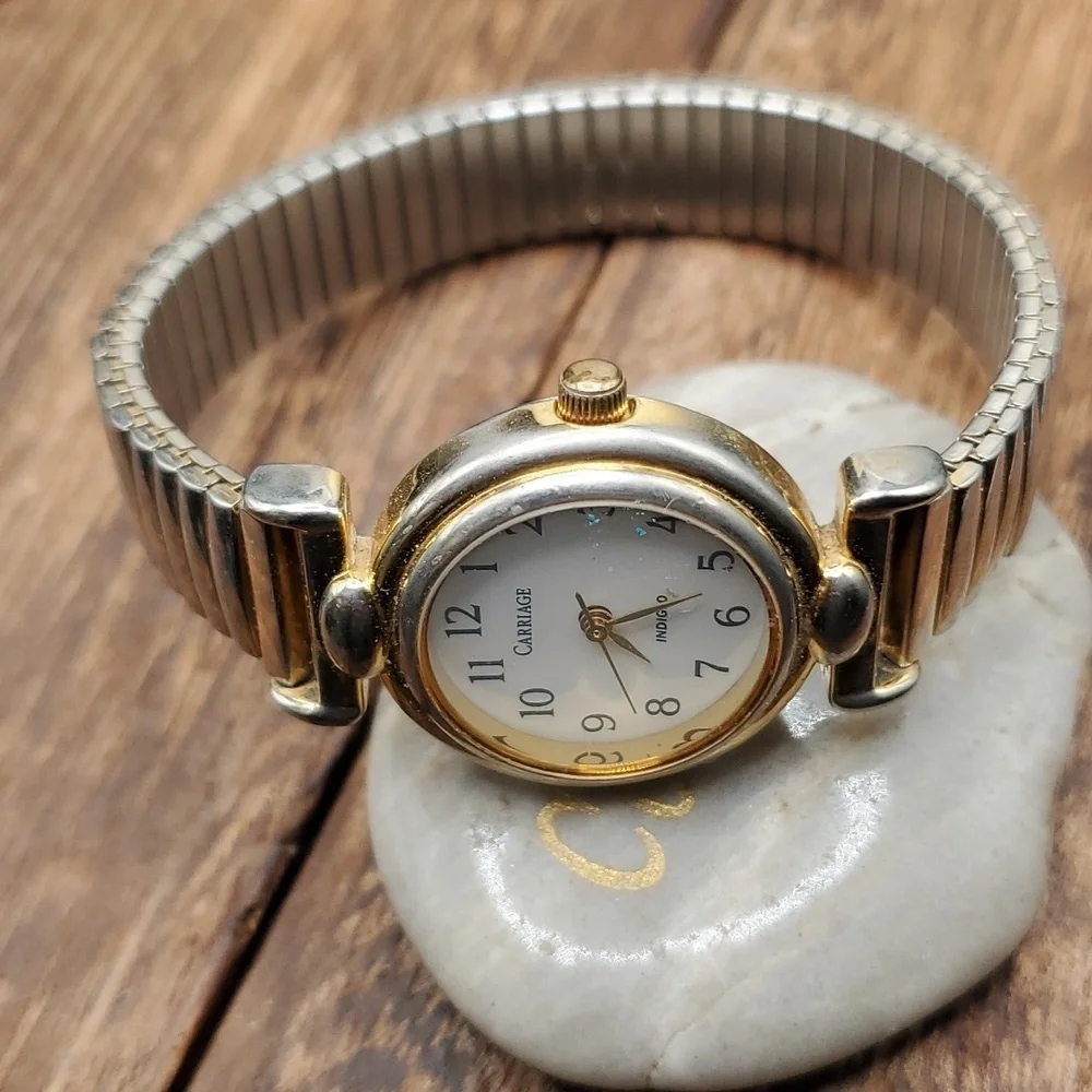 B2731 carriage indiglo watch vintage time piece needs‎ batteries